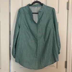 Women’s large green and white gingham blouse